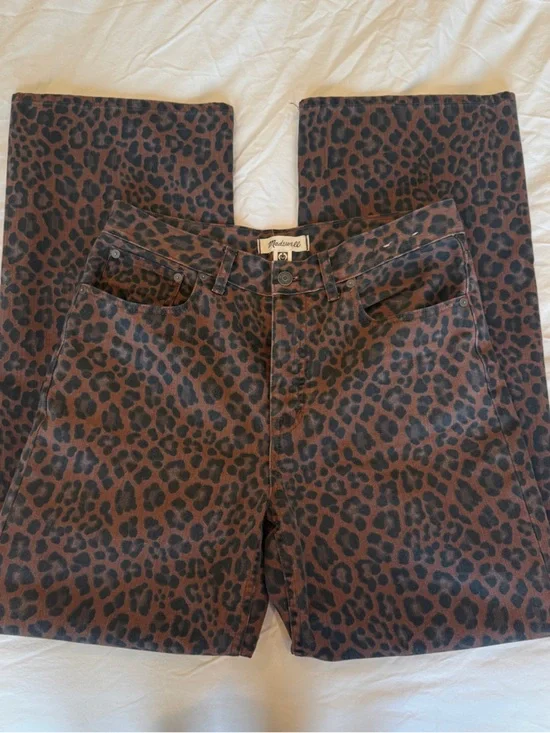 Madewell Low-Slung Baggy Jeans in Leopard Print - Picture 2 of 8